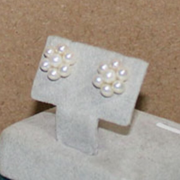 8.5 TCW CULTURED PEARL FLOWER EARRINGS IN 14K YELLOW GOLD - Picture 3 of 8